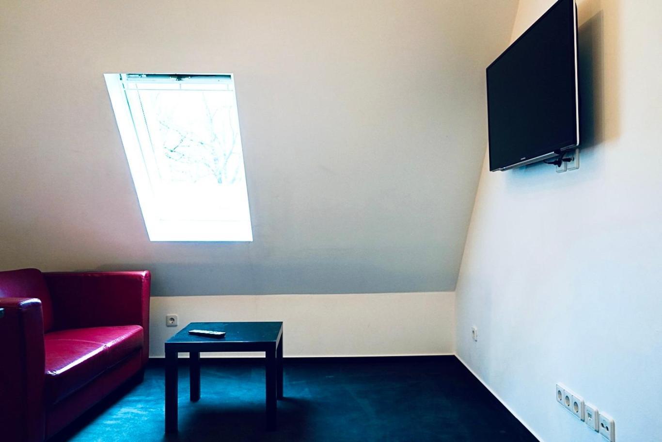 Haus Im Gruenen Fuer 6 Personen-3 Schlafzimmer- 3 Baedern -Waschmaschine-Grosse Terrasse- Vollausgestattete Kueche Wolfsburg Exterior foto